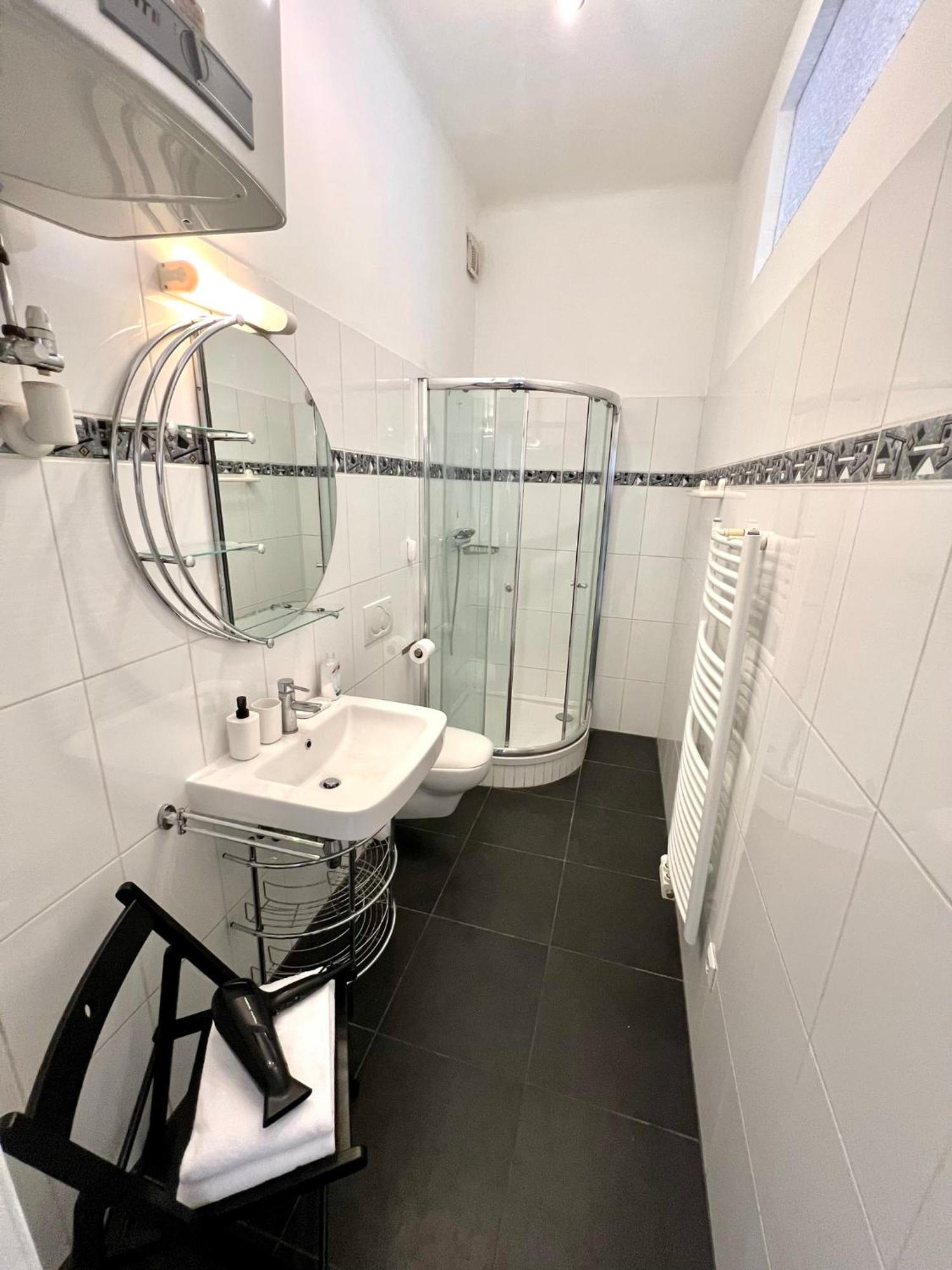 Cozy City Retreat - By Nahuen Suites Graz Esterno foto