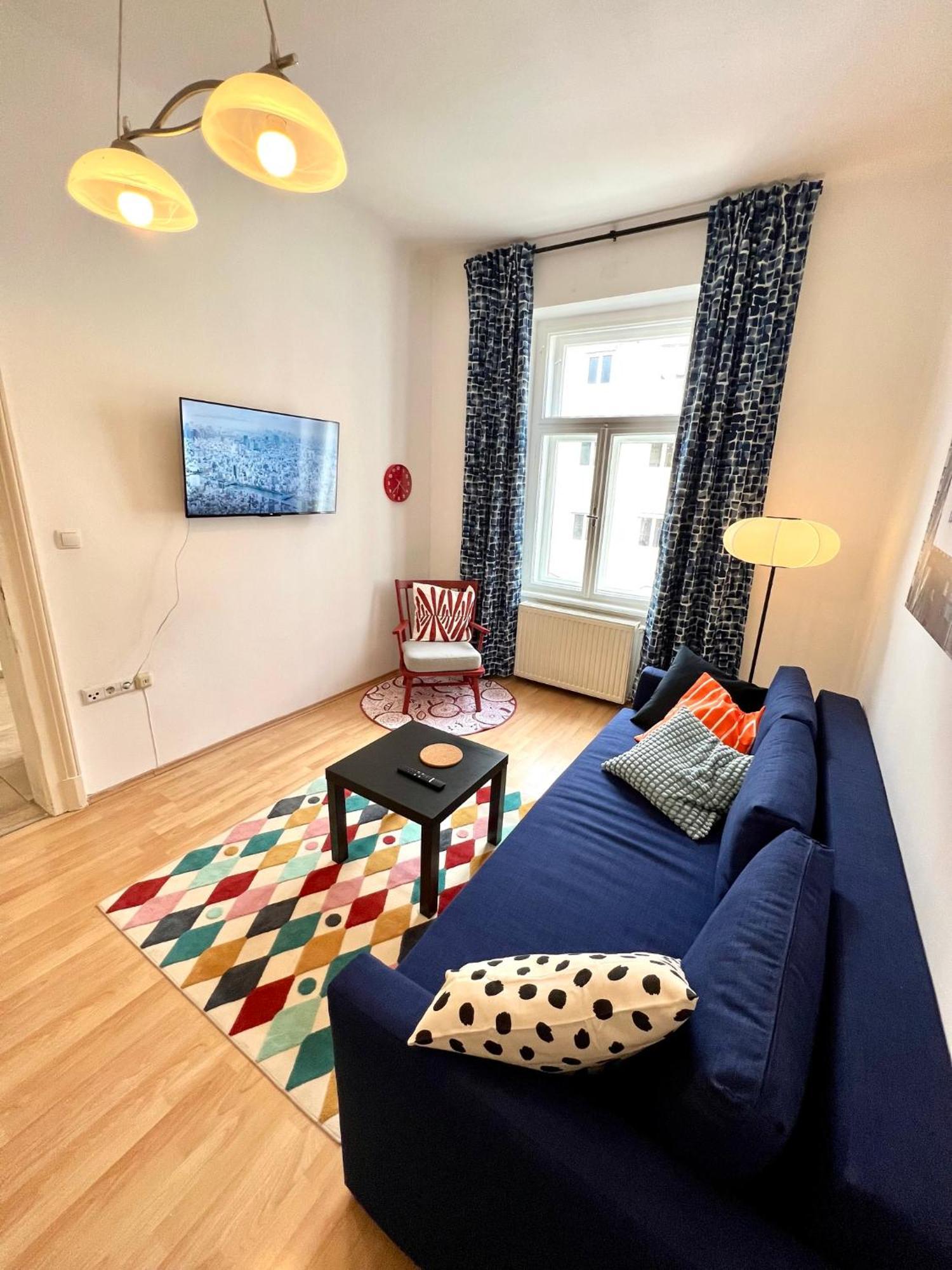 Cozy City Retreat - By Nahuen Suites Graz Esterno foto